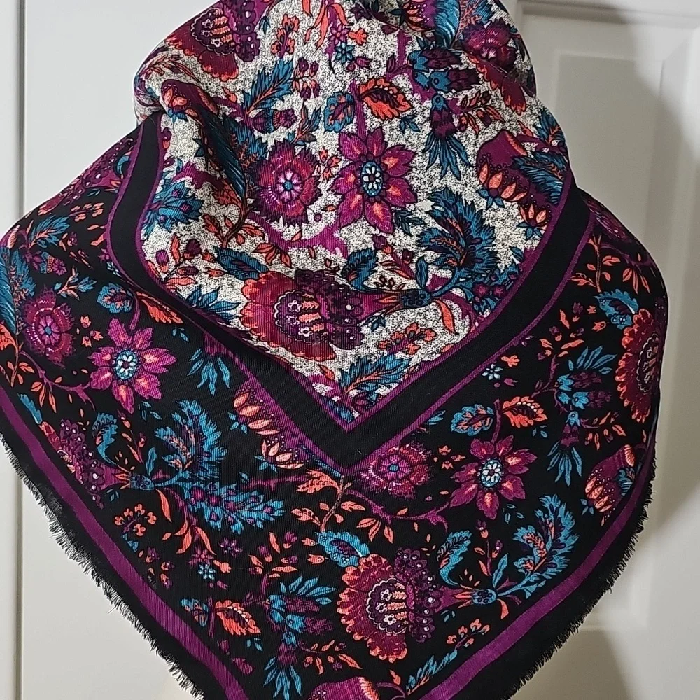 Charter Club Square Womens 100% Wool Scarf. Made In JAPAN.‎